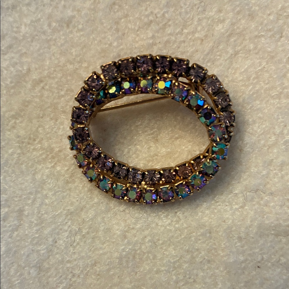 Vintage 50s or 60s sparkly double ovals brooch